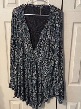 Free People Olivia Printed Tunic Top - V-Neck - Size Large